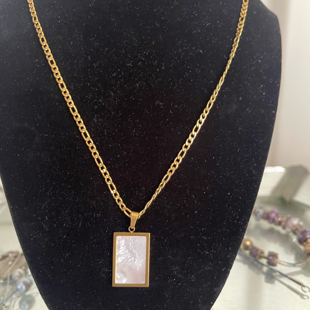 Coco & Eden Necklace gold plated with mother of pearl